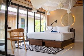 Long Beach Chalet