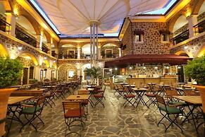 L'Agora Old Town Hotel & Bazaar