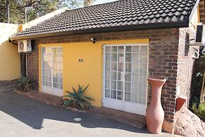 Flintstones Guest House Fourways