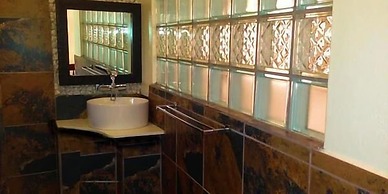 44 On Ennis Guest Lodge and Restaurant