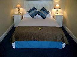 The Russel Hotel
