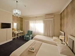 The Russel Hotel