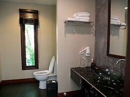 Victoria Cliff Hotel & Resort