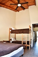 Casa Aura Beachfront Premium Hostel