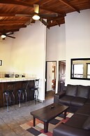 Casa Aura Beachfront Premium Hostel