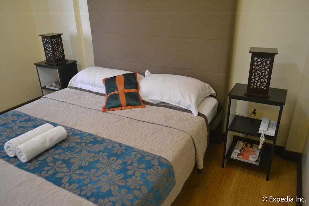 Twin Pines Suites