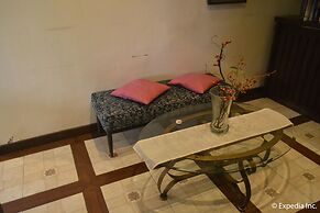 Twin Pines Suites