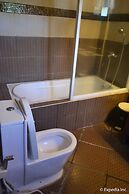Twin Pines Suites