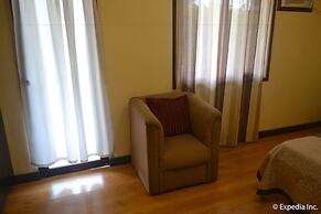 Twin Pines Suites