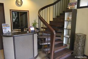 Twin Pines Suites