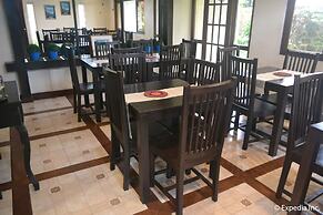 Twin Pines Suites