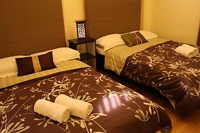 Twin Pines Suites