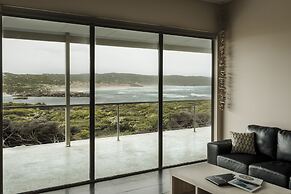 Hanson Bay Wildlife Sanctuary and Cabins