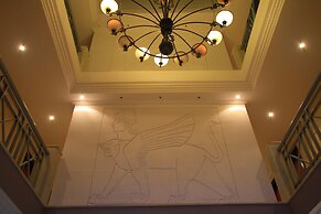 Myra Hotel