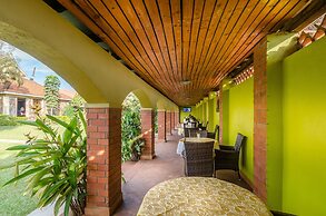 Victoria Travel Hotel