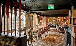 The Boathouse & Riverside Rooms