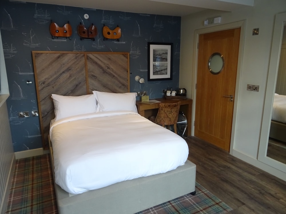 The Boathouse & Riverside Rooms