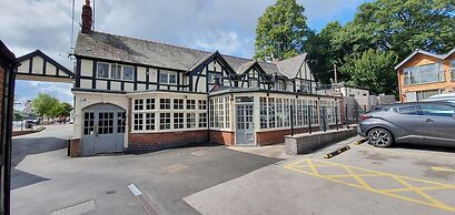 The Boathouse & Riverside Rooms