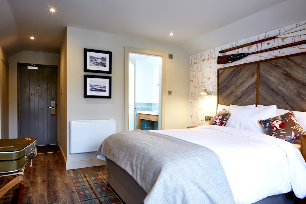 The Boathouse & Riverside Rooms