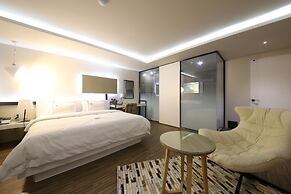 Avenue Hotel