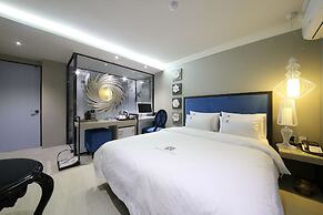 Avenue Hotel