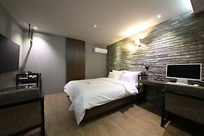 Avenue Hotel