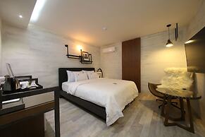 Avenue Hotel
