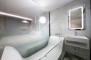 Avenue Hotel
