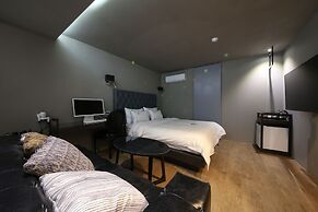 Avenue Hotel