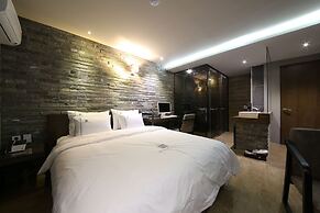 Avenue Hotel