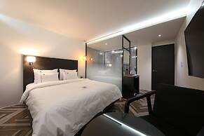Avenue Hotel