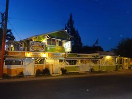 Cocopele Inn