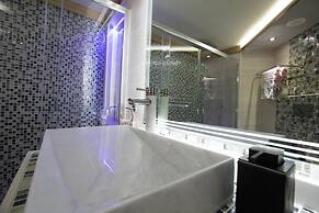 Camelot Hotel