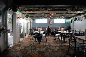 Sir Joseph Banks Hotel