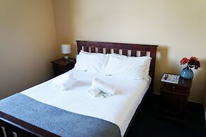 Sir Joseph Banks Hotel