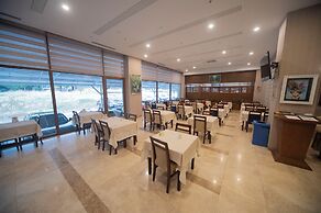 Grand Itimat Hotel