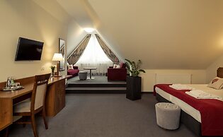 Hotel Logos