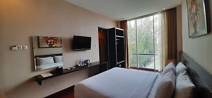 Oasis Siliwangi Sport Hotel