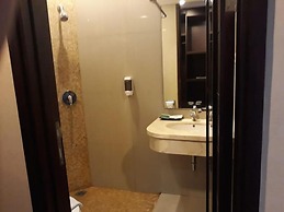 Oasis Siliwangi Sport Hotel