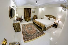 Hotel Crown Inn