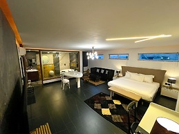 Hotel Crown Inn