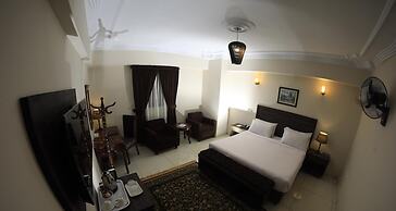 Hotel Crown Inn
