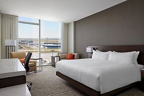 Calgary Airport Marriott In-Terminal Hotel