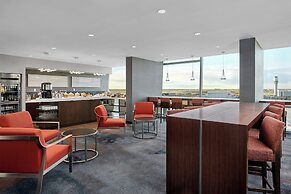 Calgary Airport Marriott In-Terminal Hotel