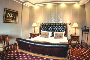 Komoda Club Residence