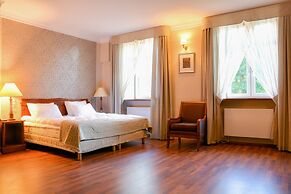 Komoda Club Residence