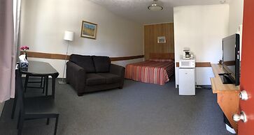 Yellow Quill Motel