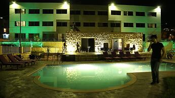 VU'Z Hotel Apt