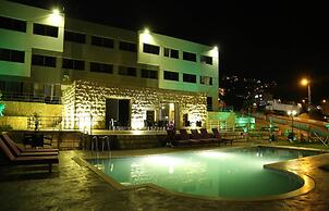 VU'Z Hotel Apt