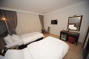 Golden Lake Hotel